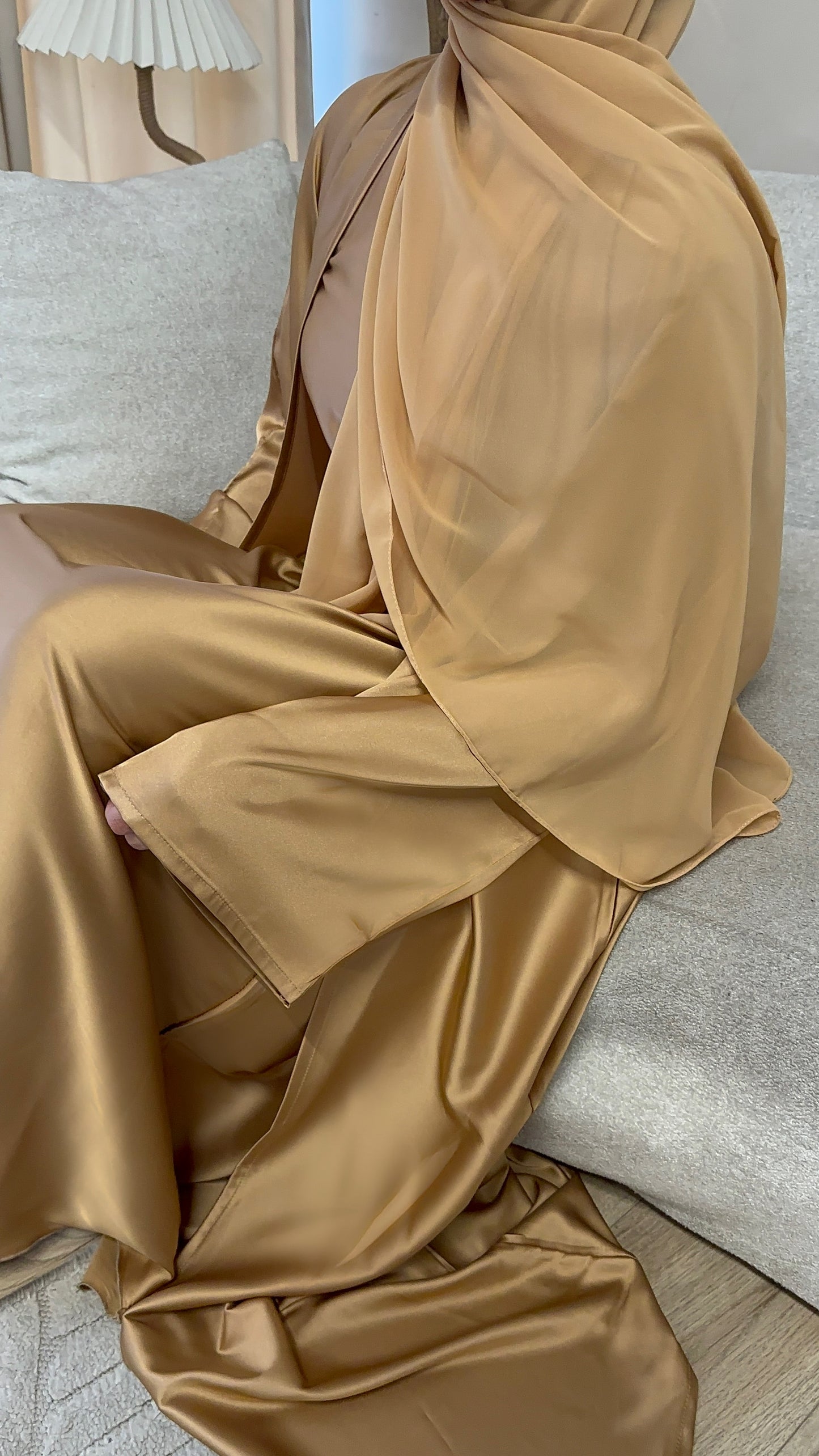 LAYAN ABAYA 'GOLD'
